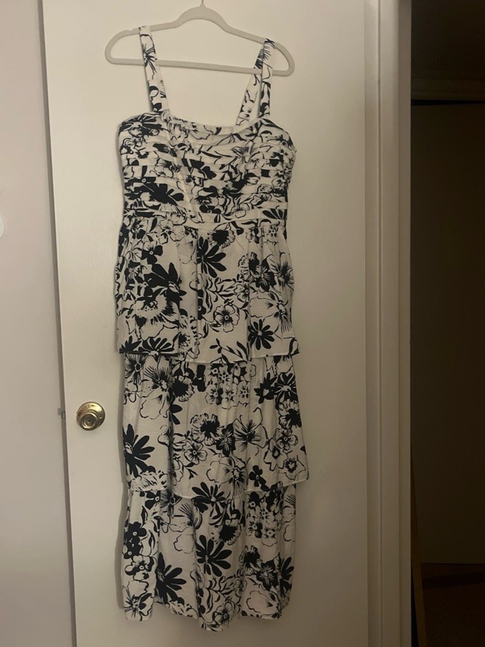 NWOT Abercrombie & Fitch Emerson Black and White Floral Tiered Maxi Dress